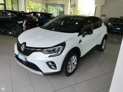 Usata Renault Captur Equilibre 143 CV (105 kW) 2022 Bianco SUV