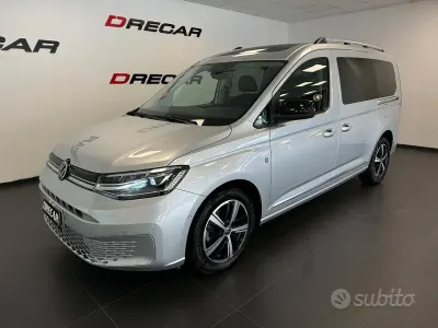 Käytetty VW Caddy Maxi Style 122 HP (89 kW) 2021 Harmaa Tila-auto