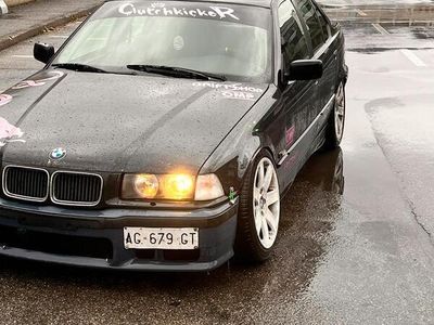 usata BMW 318 318i 4 porte