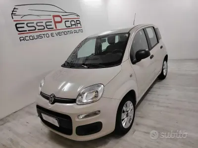 Usata Fiat Panda Lounge 69 CV (50 kW) 2016 Bianco Utilitaria