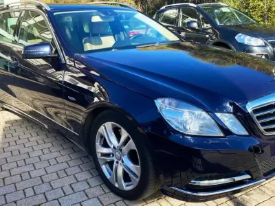 Gebraucht Mercedes E350 Elegance 265 PS (194 kW) 2012 Blau Kombi