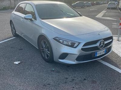 Usata Mercedes A180 Business 116 CV (85 kW) 2019 Grigio Berlina