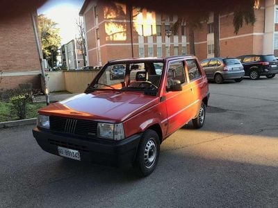 Usata Fiat 750 34 CV (25 kW) 1986 Rosso Berlina