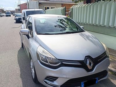Usata Renault Clio IV Zen 75 CV (55 kW) 2016 Grigio Berlina