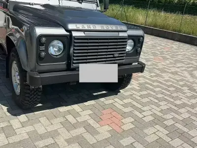 Usata Land Rover Defender 86 CV (63 kW) 2010 Grigio SUV