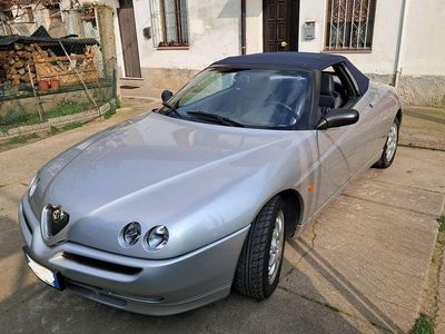 Usata Alfa Romeo Spider 150 CV (110 kW) 2000 Argento Cabrio