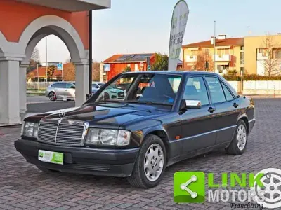 Usata Mercedes 190 126 CV (92 kW) 1993 Grigio Berlina