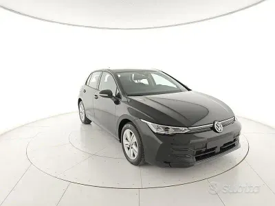 Usata VW Golf VIII Life 116 CV (85 kW) 2025 Nero Berlina