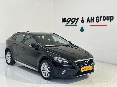 Usata Volvo V40 Business Edition 119 CV (87 kW) 2017 Nero Berlina