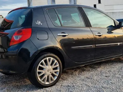 Usata Renault Clio II LE 85 CV (62 kW) 2008 Nero Berlina