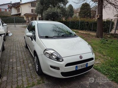 Usata Fiat Punto Easy 69 CV (50 kW) 2013 Bianco Utilitaria