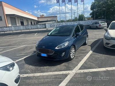 Usata Ford Fiesta 75 CV (55 kW) 2018 Blu Utilitaria