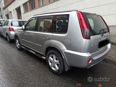Usata Nissan X-Trail 136 CV (100 kW) 2004 Grigio SUV