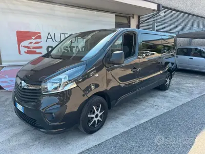 Usata Opel Vivaro 120 CV (88 kW) 2018 Nero Monovolume