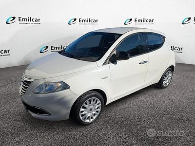 Usata Lancia Ypsilon 2015 Bianco Utilitaria