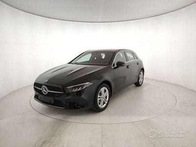 Neu Mercedes E250 163 PS (119 kW) 2025 Schwarz Limousine