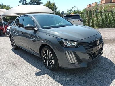Usata Peugeot 208 Allure 101 CV (74 kW) 2025 Grigio Utilitaria
