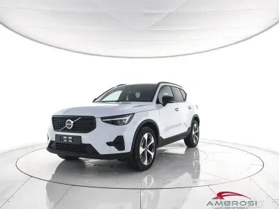 Ny Volvo XC40 Plus 163 HK (119 kW) 2026 Blå SUV