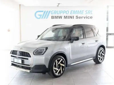 Usata Mini Cooper Countryman Favoured 163 CV (119 kW) 2024 Melting silver tetto nero SUV