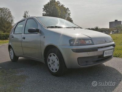 Usata Fiat Punto 60 CV (44 kW) 2002 Argento Utilitaria