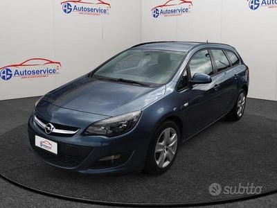Usata Opel Astra 140 CV (102 kW) 2015 Blu Station wagon