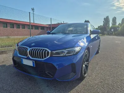 Usata BMW 320 M Sport 163 CV (119 kW) 2023 Blu/azzurro Berlina