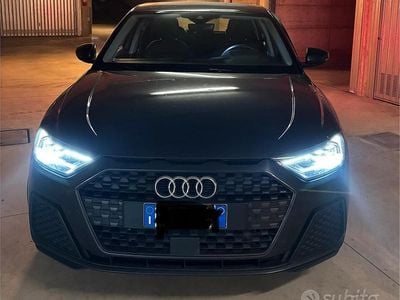 Usata Audi A1 Sportback Business 95 CV (69 kW) 2023 Grigio Utilitaria