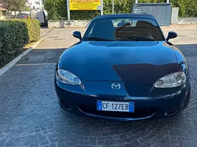 Usata Mazda MX5 110 CV (80 kW) 2003 Blu Cabrio