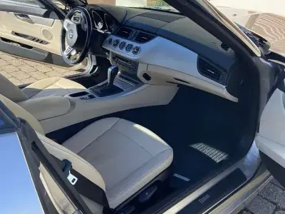 Usado BMW Z4 204 HP (150 kW) 2010 Dourado Cabrios