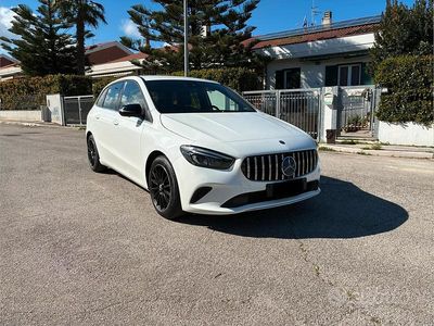 Occasion Mercedes B180 136 ch (100 kW) 2019 Blanc Monospace