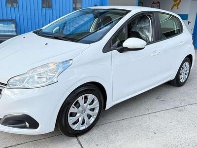 Usata Peugeot 208 Active 75 CV (55 kW) 2018 Bianco Utilitaria