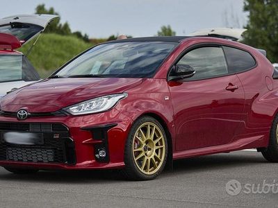 Usata Toyota Yaris 261 CV (191 kW) 2024 Rosso Utilitaria