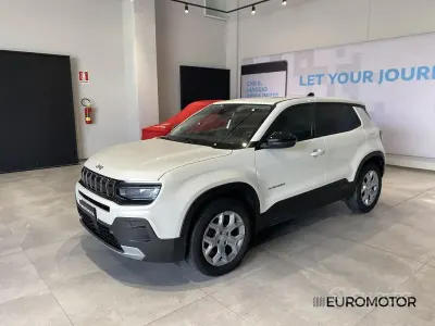 Käytetty Jeep Avenger Altitude 101 HP (74 kW) 2023 Valkoinen Katumaasturi