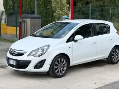 Usata Opel Corsa Edition 85 CV (62 kW) 2015 Bianco Utilitaria