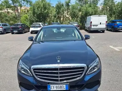 Usata Mercedes C200 136 CV (100 kW) 2015 Blu Berlina