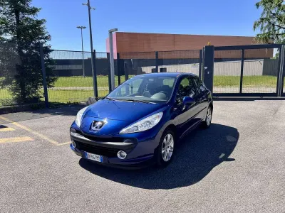 Usata Peugeot 207 120 CV (88 kW) 2007 Blu Berlina