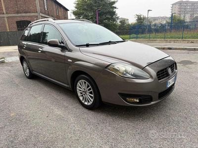 Beige(met.) Usata 2008 Fiat Croma Emotion Station wagon | 2990 € (Buon prezzo)