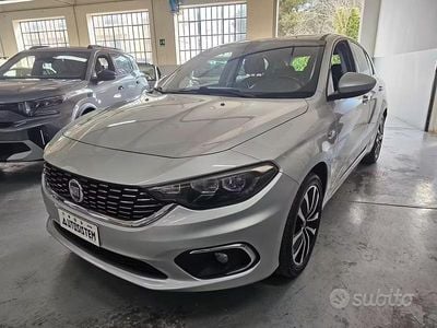 Usata Fiat Tipo Lounge 120 CV (88 kW) 2017 Grigio Berlina