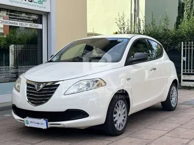 Usata Lancia Ypsilon S 95 CV (69 kW) 2015 Grigio Utilitaria