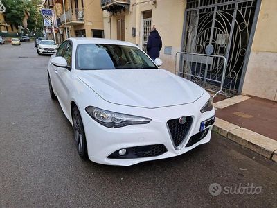 Käytetty Alfa Romeo Giulia 150 HP (110 kW) 2018 Valkoinen Sedan