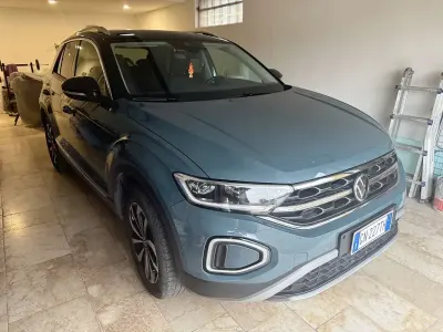 Usata VW T-Roc Style 150 CV (110 kW) 2023 Blu SUV