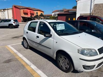 Usata Fiat Punto 80 CV (58 kW) 2005 Utilitaria