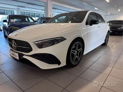Usata Mercedes A180 AMG Line Premium 116 CV (85 kW) 2023 Bianco Berlina
