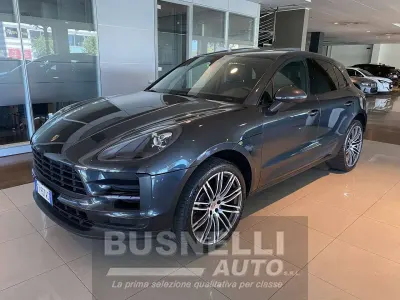 Usata Porsche Macan 245 CV (180 kW) 2019 Grigio vulcano SUV