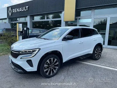 Usata Renault Austral Techno 200 CV (147 kW) 2023 Bianco SUV