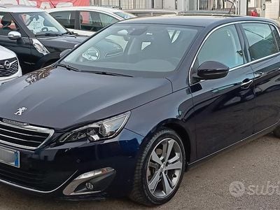 Begagnad Peugeot 308 Allure 125 HK (91 kW) 2014 Blå Sedan