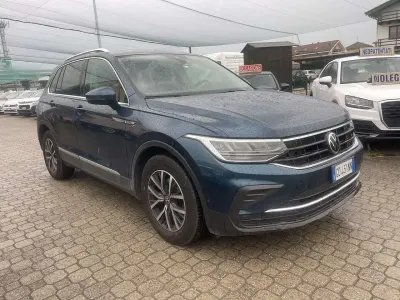 Usata VW Tiguan Life 122 CV (89 kW) 2021 Blu/azzurro SUV