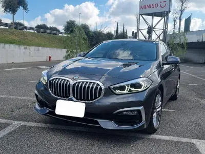 Usata BMW 116 Luxury Line 116 CV (85 kW) 2020 Grigio Utilitaria