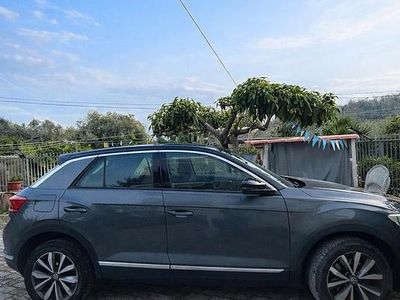 Usata VW T-Roc Style 116 CV (85 kW) 2018 Grigio SUV