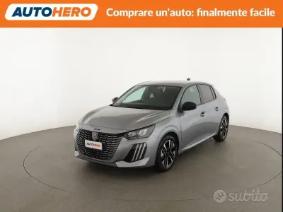 Usata Peugeot 208 Allure 101 CV (74 kW) 2024 Grigio Utilitaria
